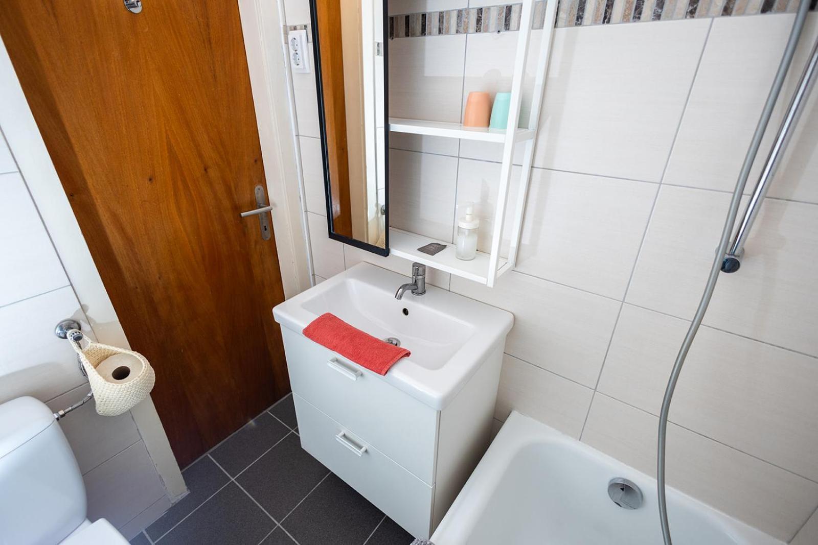 Mooki Beach Apartment Bodensdorf Esterno foto